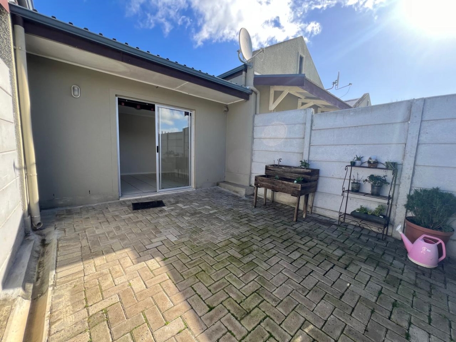 2 Bedroom Property for Sale in Brackenfell South Western Cape